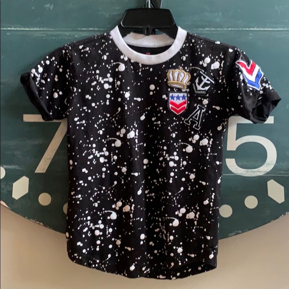 3/$15 Boys paint splattered shirt size 6